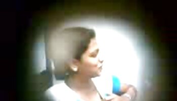 Busty novantenni troie Cougar succhia un cazzo difficile