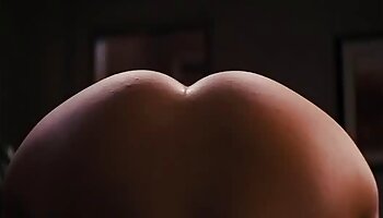 CrushGirls - Cherie lesbiche anziane video Deville si masturba per il figliastro
